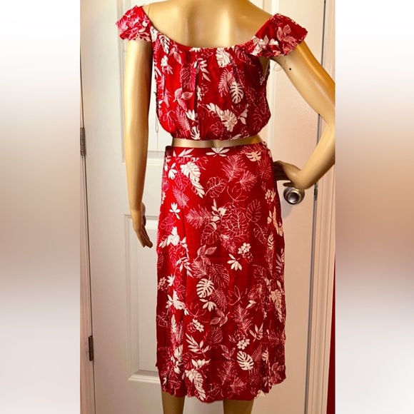 NWT Active USA 2 Piece Set Top & Skirt- Red with White floral- Size Small - Picture 4 of 11